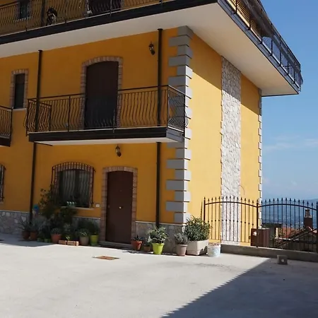 A Casa Di Laura Apartment Campagna
